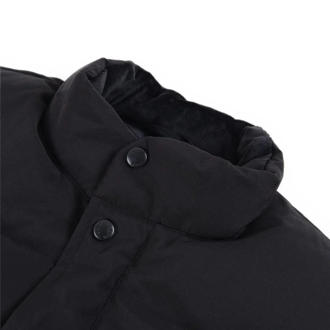 P320 Canada Goose Canada Goose #Freestyle Crew 4154M men’s and women’s vest down ➖ Genuine synchronous anti-counterfeiting chip sensor! ➖ Imported Behringer embroidery machine to customize 10,000-needle embroidery logo! ➖ Imported 21-count polyester-cotton blended original fabric, using Feather-Light 10D waterproof coating fabric, made of 84.5% polyester fiber and 15.5% cotton, 100% the best feel in the entire network! ➖ The genuine official website uses the national standard 80 white duck down, and will never be misled by false claims such as 90 down or goose down! ➖ 100% nylon nylon lining with double double-layer sealing design to prevent velvet from running away. Top-grade polar fleece is used in the collar and pockets to keep warm and comfortable! ➖ Yoshida YKK provides original custom-made electroplated sliders. YKK two-way lockable zippers are tight and smooth and will not peel off paint! ➖ 3M composite original Velcro is durable, and all accessories and hardware are disassembled and customized!  SIZE: XS S M L XL XXL [Attached: Size chart]